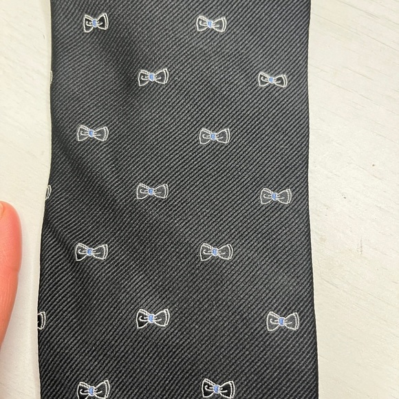 Paul Fredrick Bow Tie 100% Silk Tie - Picture 5 of 5